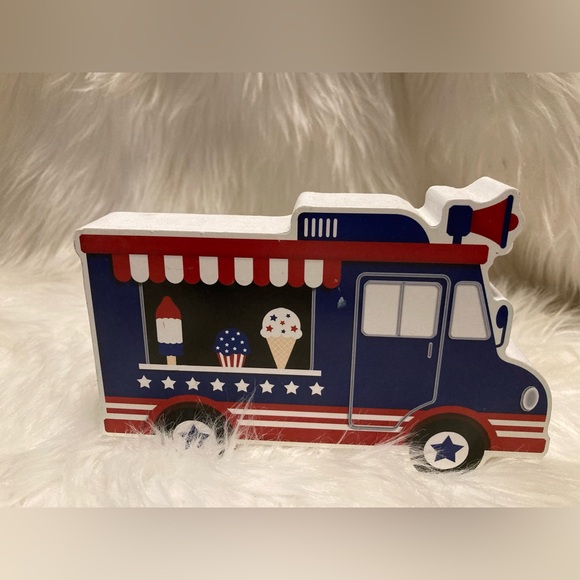 Set of 7 July 4Th Patriotic Decor - Picture 15 of 16